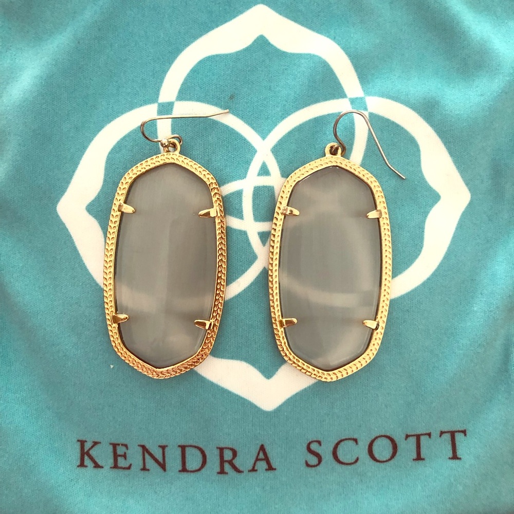 Kendra Scott drop earrings